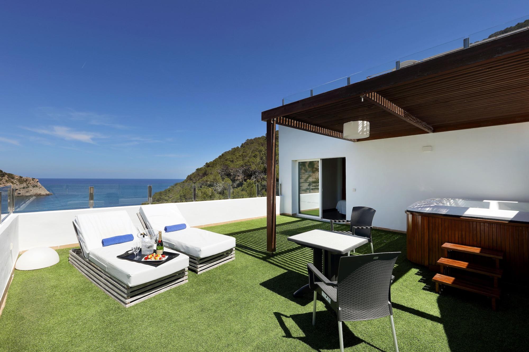 Palladium Hotel Cala Llonga - Adults Only Exterior photo