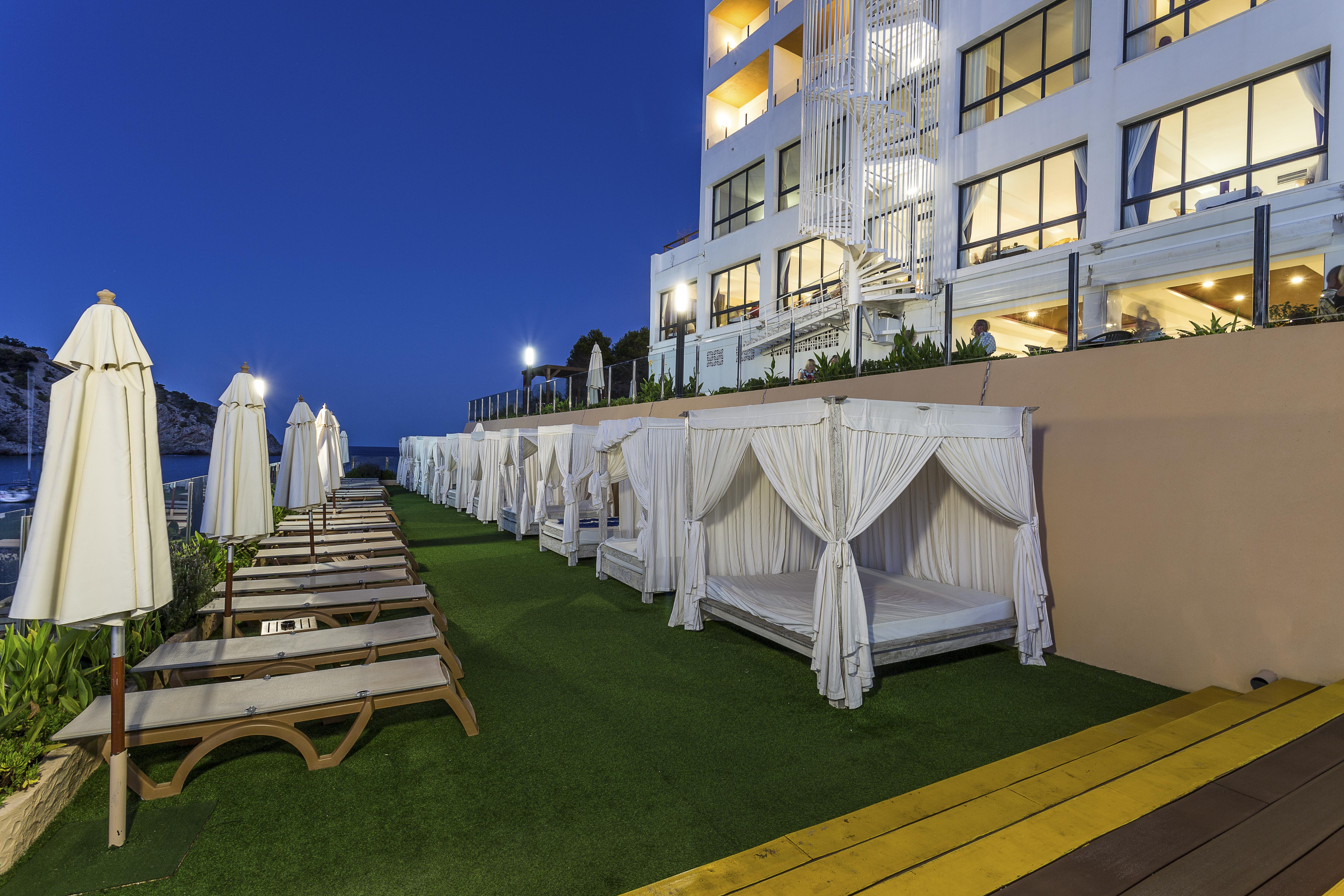 Palladium Hotel Cala Llonga - Adults Only Exterior photo